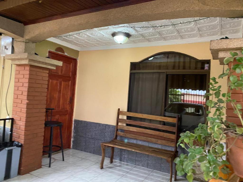 Appartamento Casa Lupita Alajuela Esterno foto